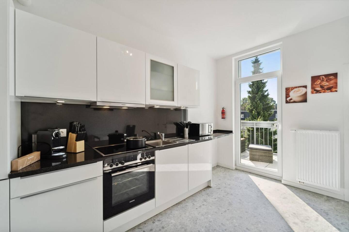 Infinity Stay Ferienapartments Rheinstrasse Вилхелмсхафен Екстериор снимка