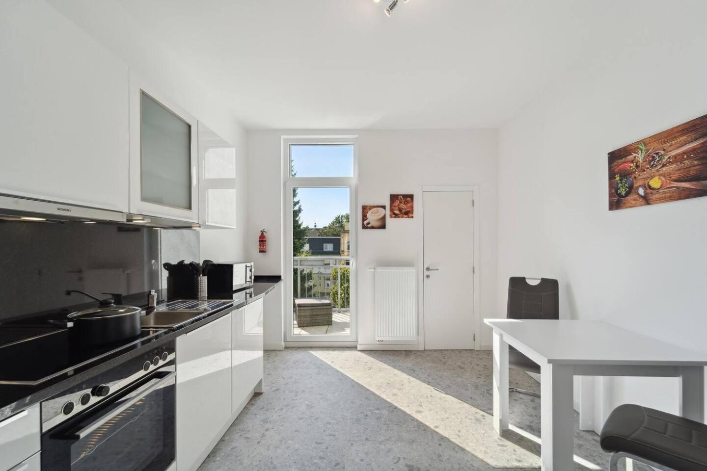 Infinity Stay Ferienapartments Rheinstrasse Вилхелмсхафен Екстериор снимка