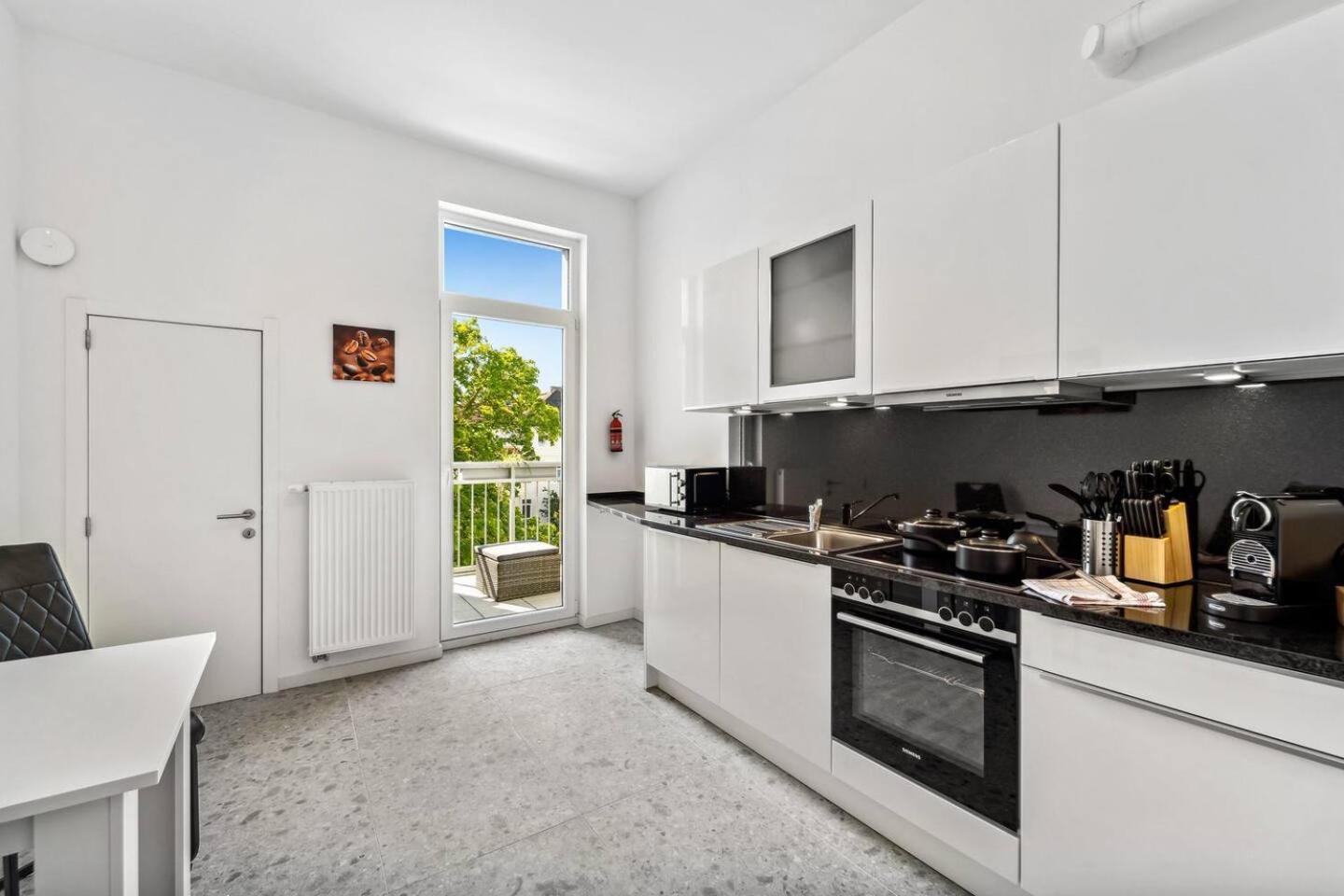 Infinity Stay Ferienapartments Rheinstrasse Вилхелмсхафен Екстериор снимка