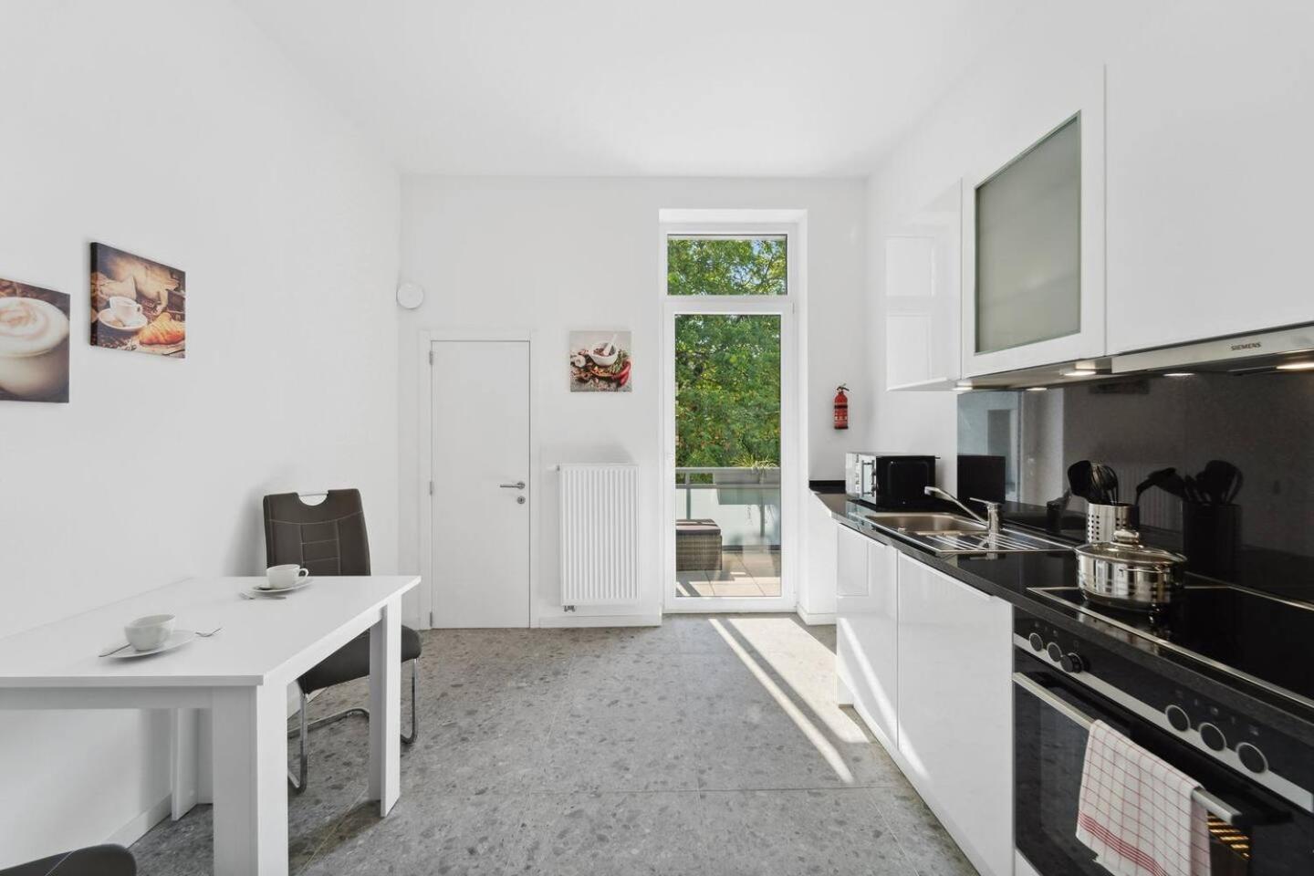 Infinity Stay Ferienapartments Rheinstrasse Вилхелмсхафен Екстериор снимка