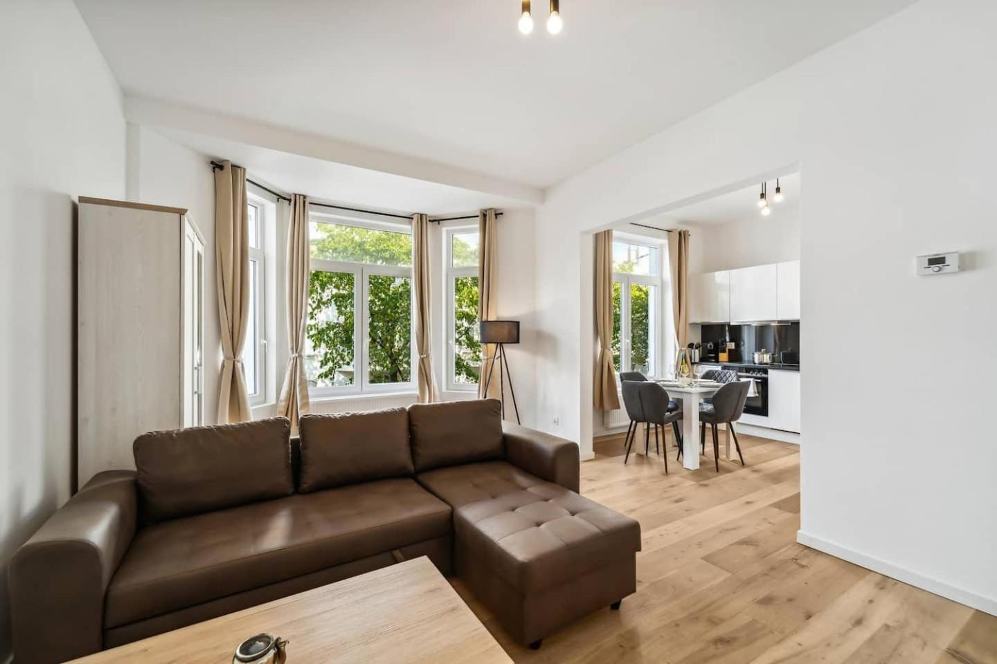 Infinity Stay Ferienapartments Rheinstrasse Вилхелмсхафен Екстериор снимка