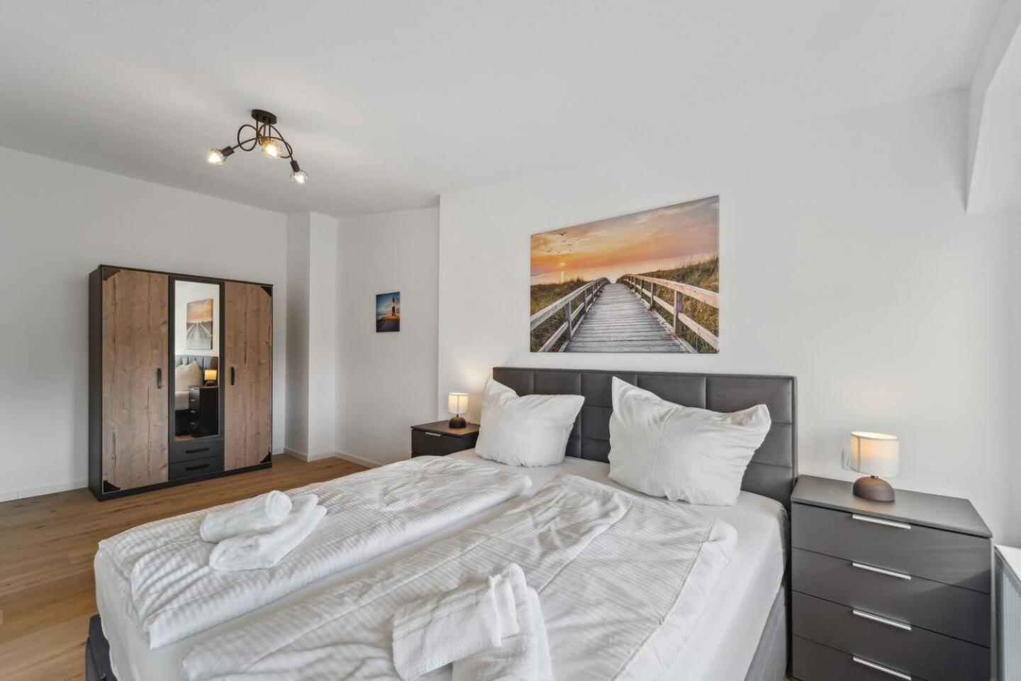 Infinity Stay Ferienapartments Rheinstrasse Вилхелмсхафен Екстериор снимка