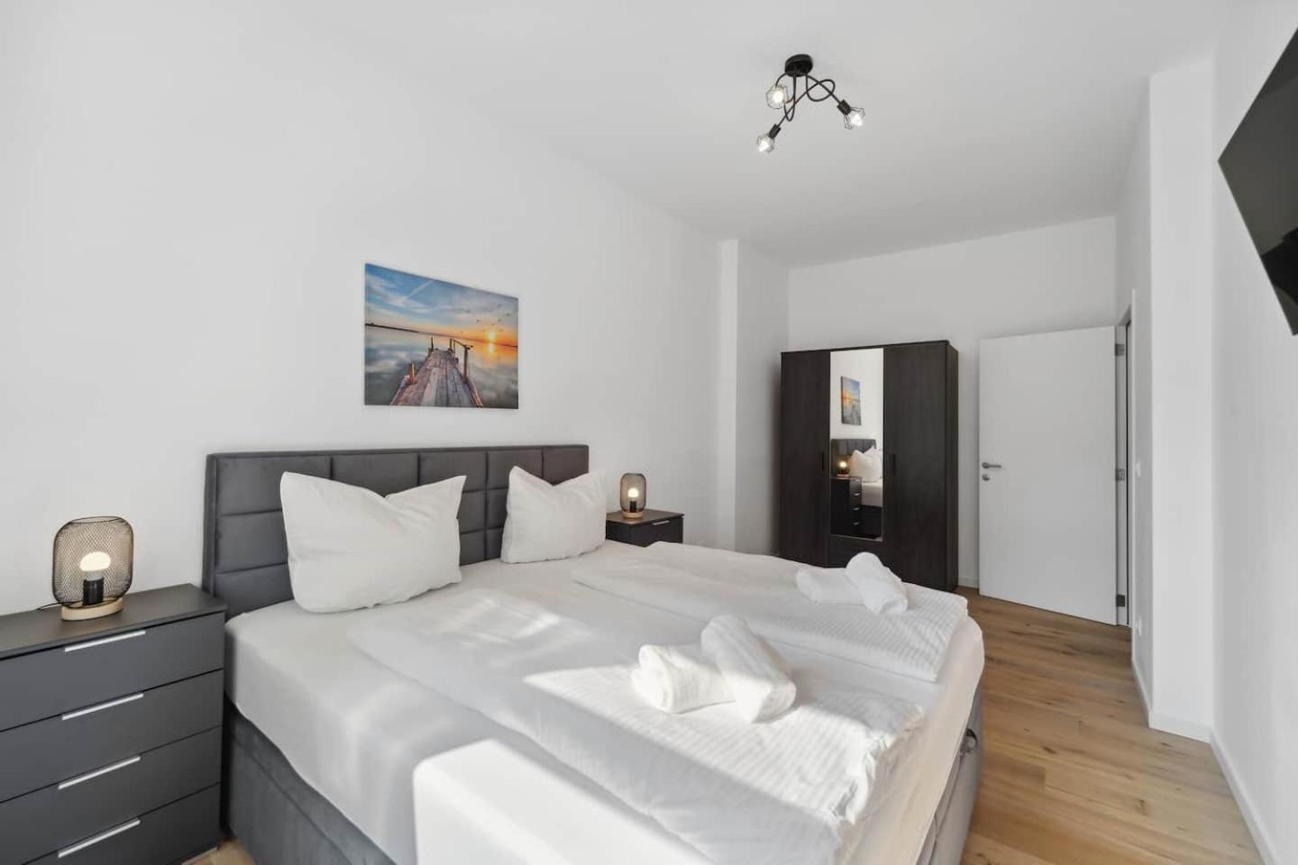 Infinity Stay Ferienapartments Rheinstrasse Вилхелмсхафен Екстериор снимка
