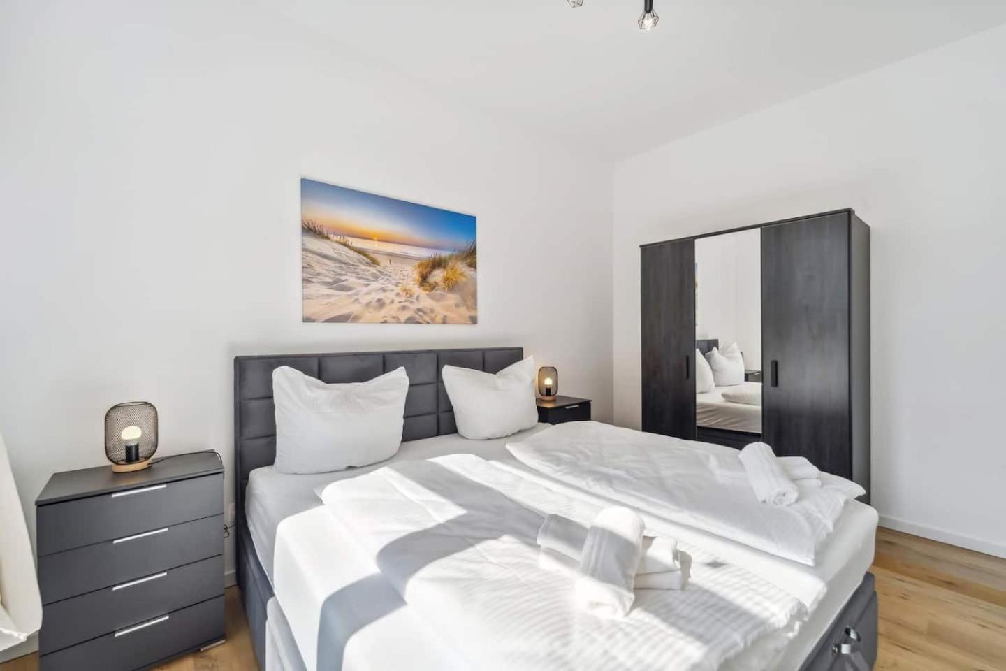 Infinity Stay Ferienapartments Rheinstrasse Вилхелмсхафен Екстериор снимка
