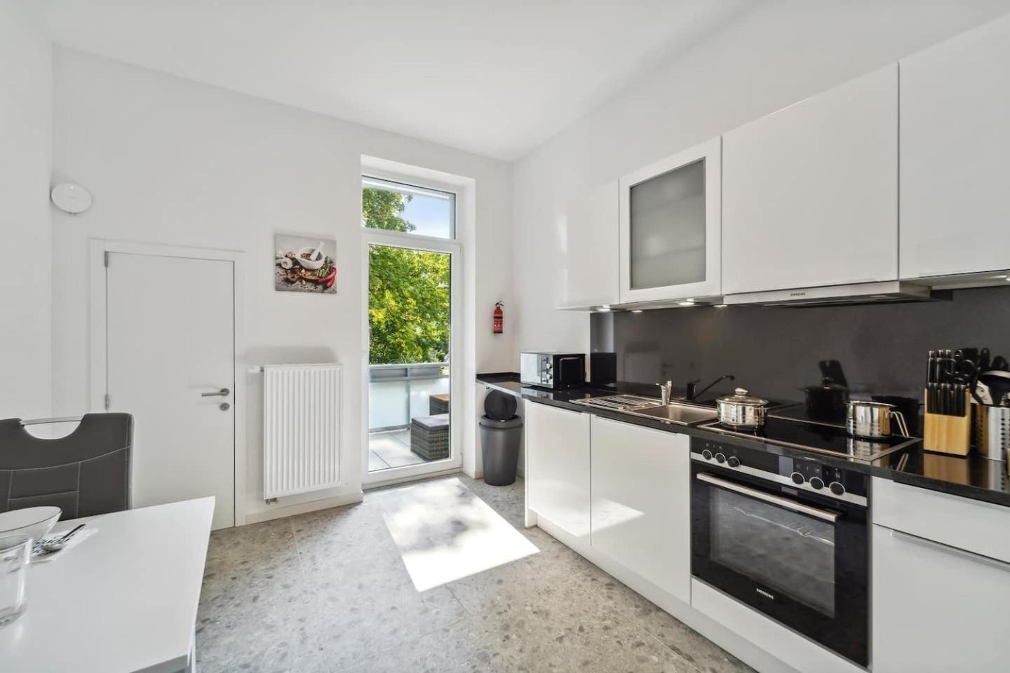 Infinity Stay Ferienapartments Rheinstrasse Вилхелмсхафен Екстериор снимка