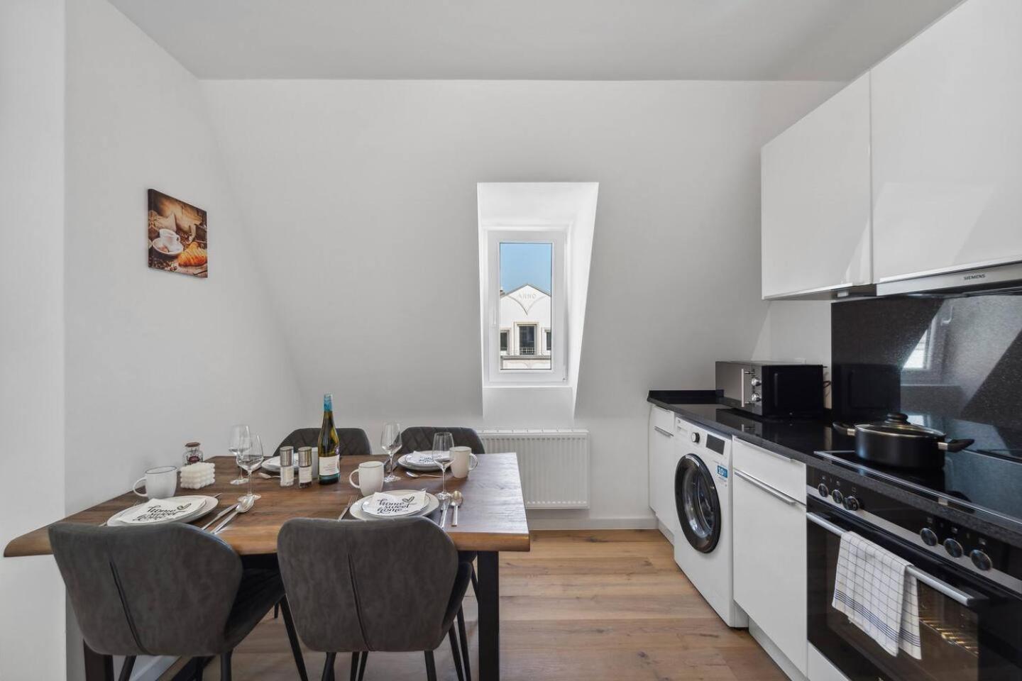 Infinity Stay Ferienapartments Rheinstrasse Вилхелмсхафен Екстериор снимка