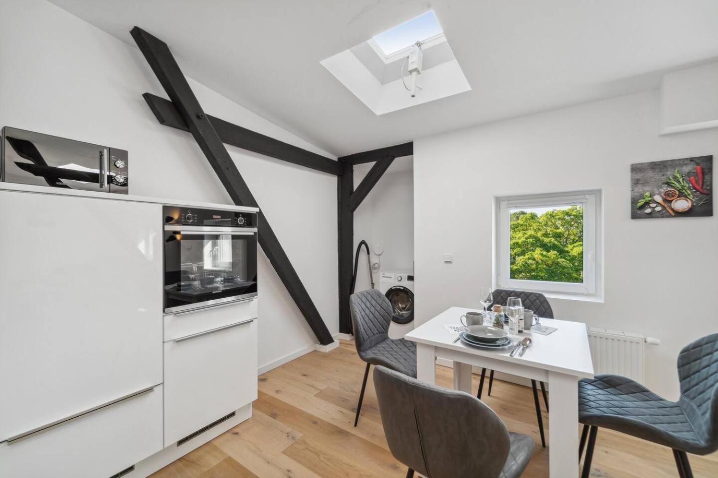 Infinity Stay Ferienapartments Rheinstrasse Вилхелмсхафен Екстериор снимка